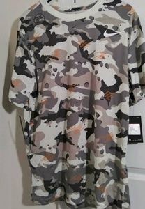 Nike t-shirt
